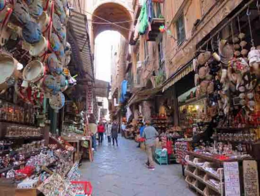 Апартаменты Casa Via Toledo. Centralissima E Vicina Al Porto Неаполь Экстерьер фото